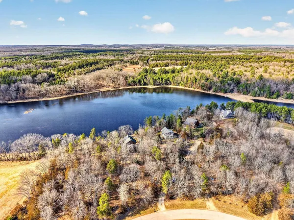 $425,000 | W8510 Lake Point Court, Oxford, WI 53952