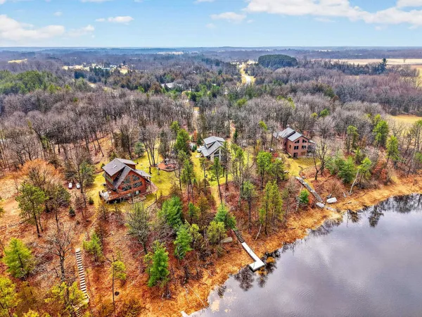 $425,000 | W8510 Lake Point Court, Oxford, WI 53952