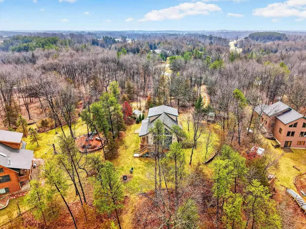 $425,000 | W8510 Lake Point Court, Oxford, WI 53952