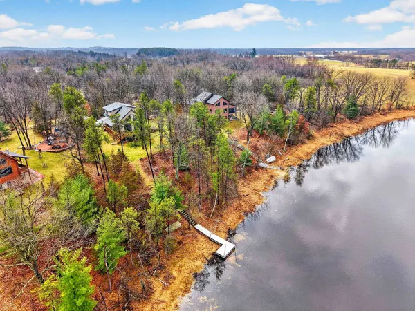 $425,000 | W8510 Lake Point Court, Oxford, WI 53952