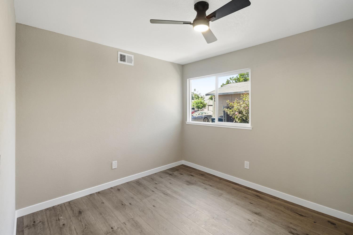 7521 Delta Pointe Way Sacramento, CA 95823 - Photo 24 of 48