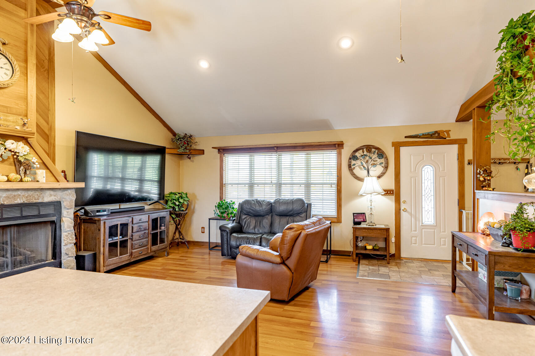 137 Old Possum Rdg Road Mount Eden, KY 40046 - Photo 6 of 55 DSC02911