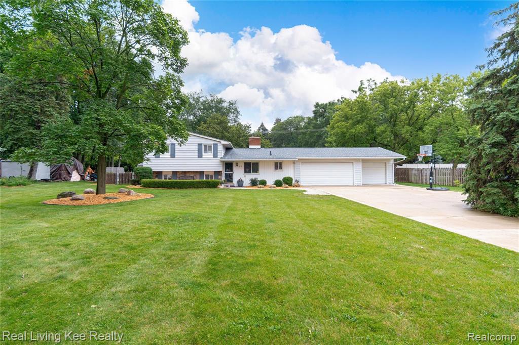 1088 North Adams Road Rochester Hills, MI 48306 - Photo 2 of 49