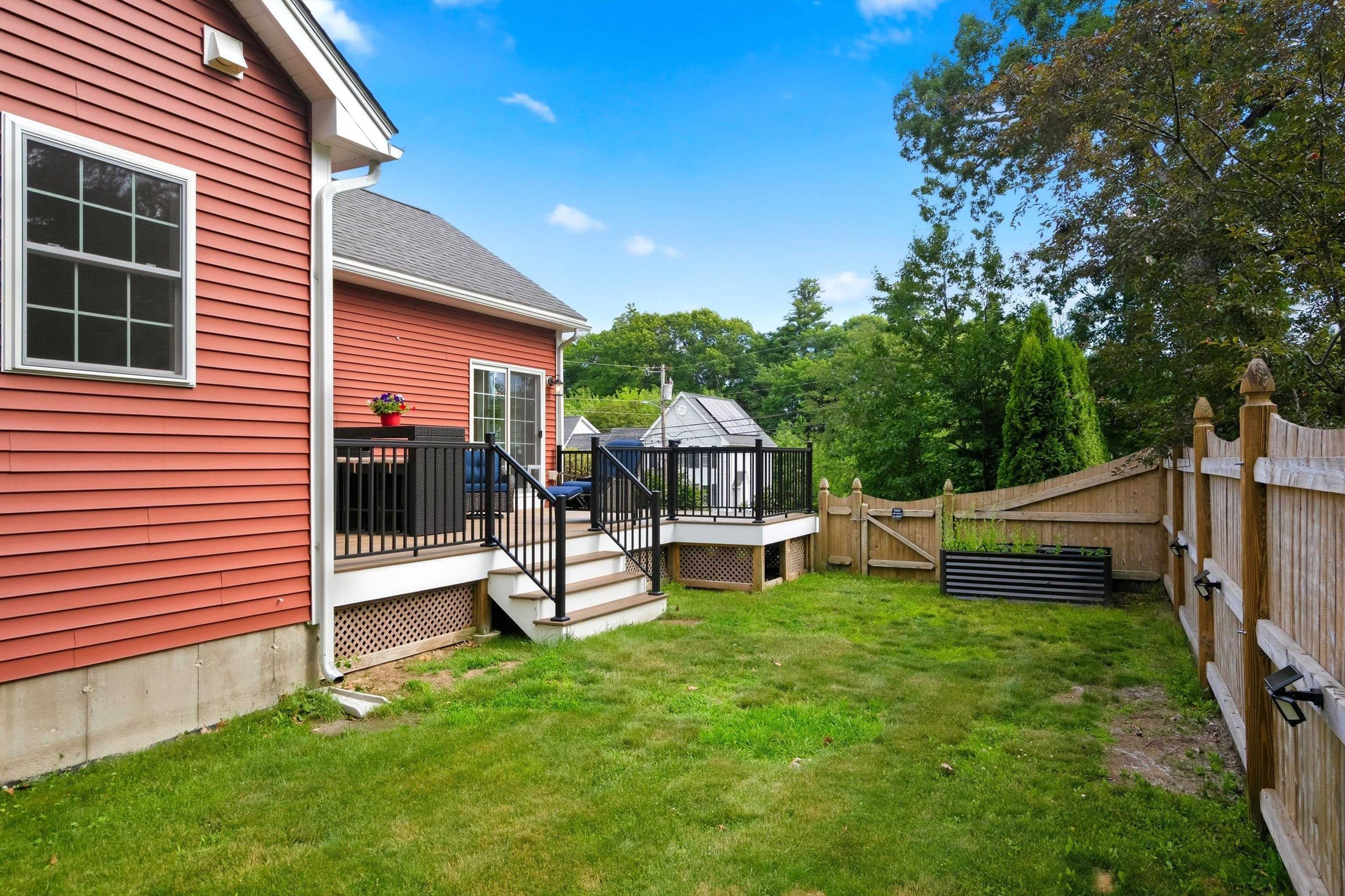 2 Merrill Street Hudson, NH 03051 - Photo 31 of 42