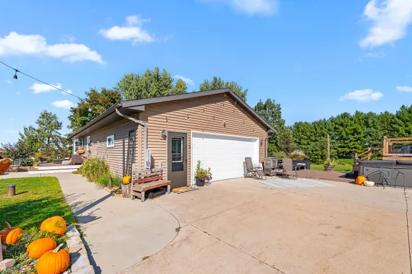 $647,900 | W10534 County Road Trace, Waupun, WI 53963