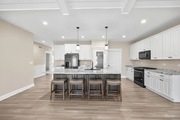 $445,900 | 25150 South Westwind Drive, Minooka, IL 60410