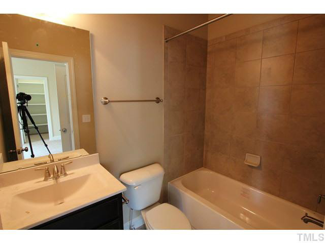 7921 Longleaf Branch Court Raleigh, NC 27612 - Photo 20 of 25 Bathroom