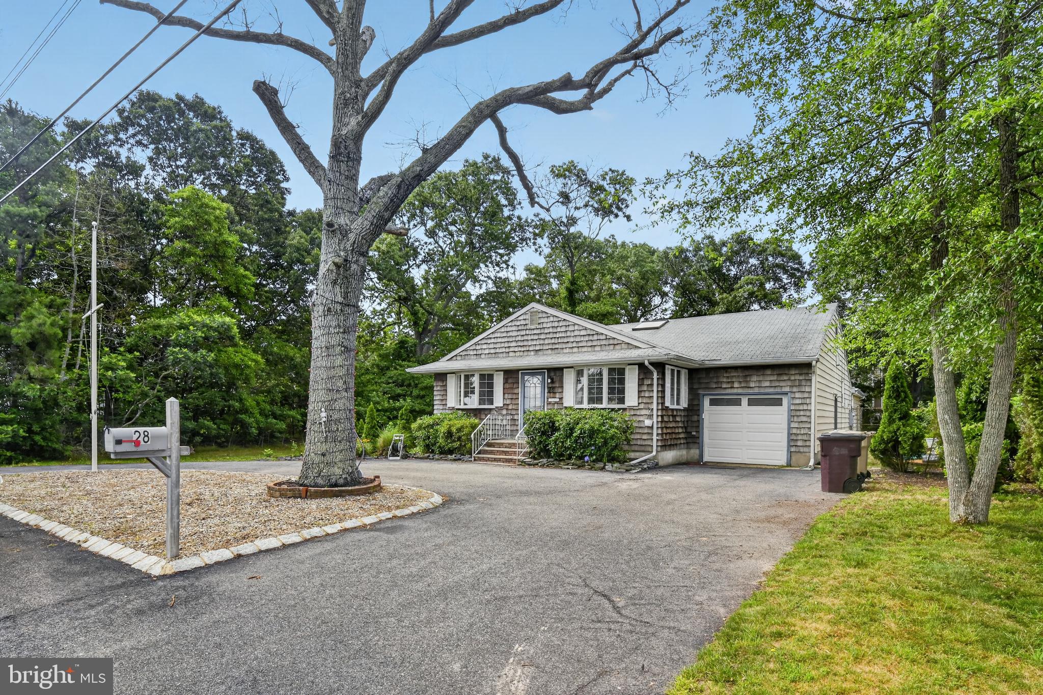 28 Cedar Street Bayville, NJ 08721 - Photo 3 of 31