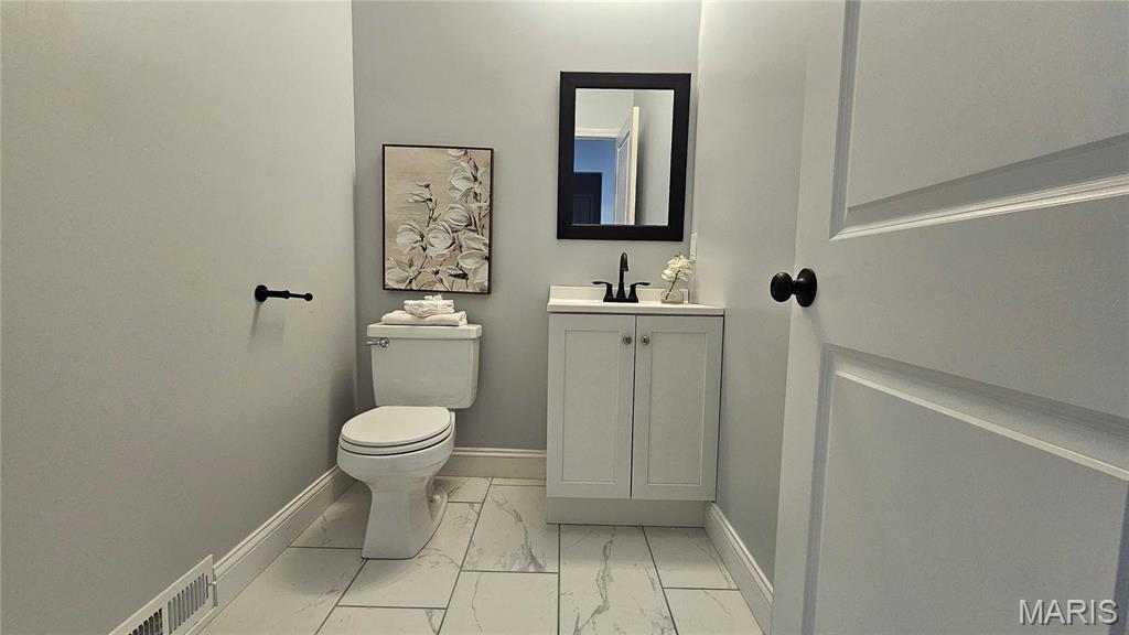 1114 Indian Court Lebanon, IL 62254 - Photo 13 of 26