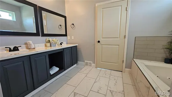 $409,000 | 1114 Indian Court, Lebanon, IL 62254