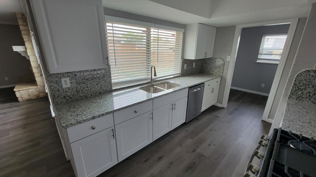 5144 Reed Drive The Colony, TX 75056 - Photo 4 of 21