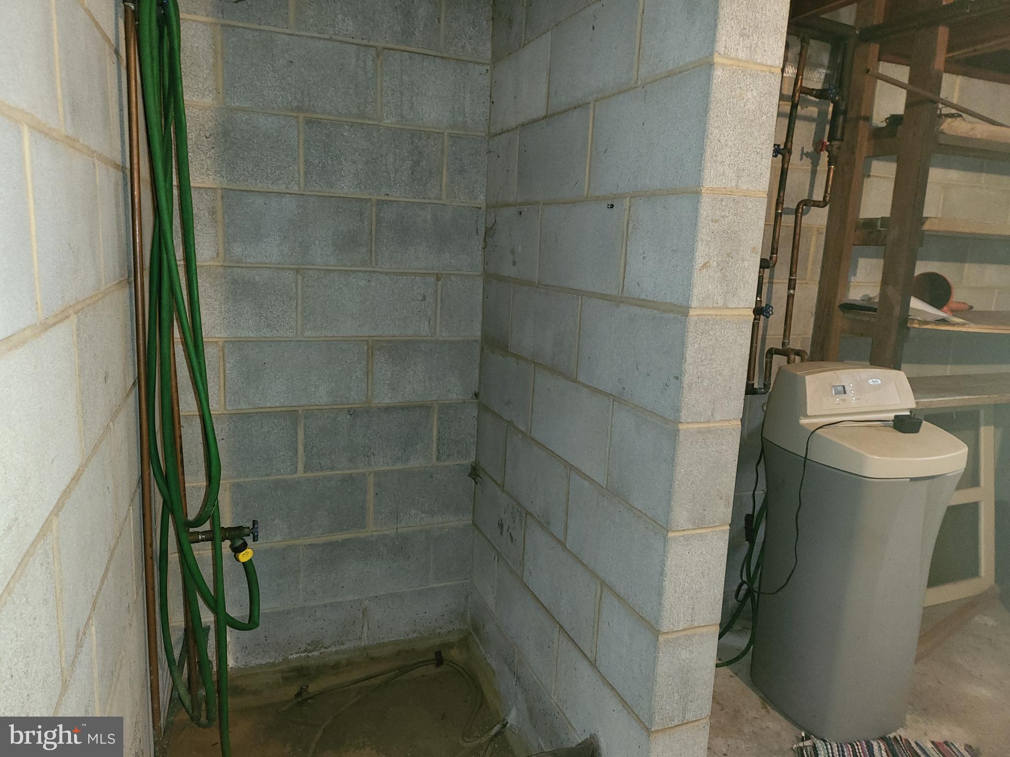 161 Oakhill Road Carlisle, PA 17015 - Photo 21 of 25 a bathroom with a shower