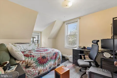 $300,000 | 25 Woodbine Avenue, Paoli, PA 19301