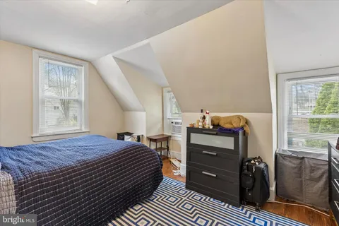 $300,000 | 25 Woodbine Avenue, Paoli, PA 19301