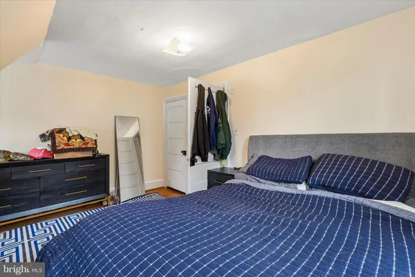 $300,000 | 25 Woodbine Avenue, Paoli, PA 19301