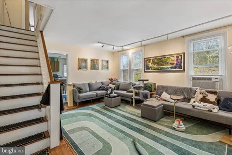 $300,000 | 25 Woodbine Avenue, Paoli, PA 19301