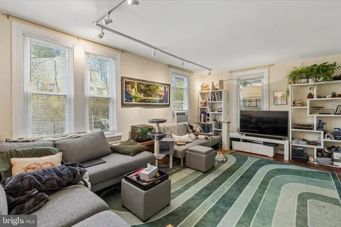 $300,000 | 25 Woodbine Avenue, Paoli, PA 19301