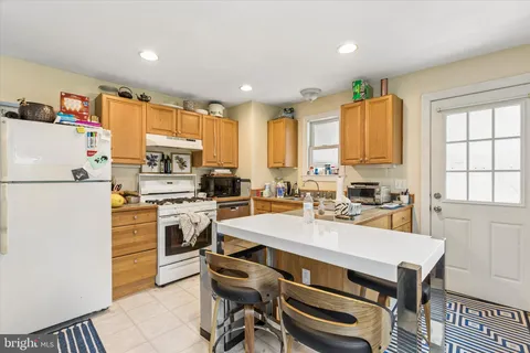 $300,000 | 25 Woodbine Avenue, Paoli, PA 19301