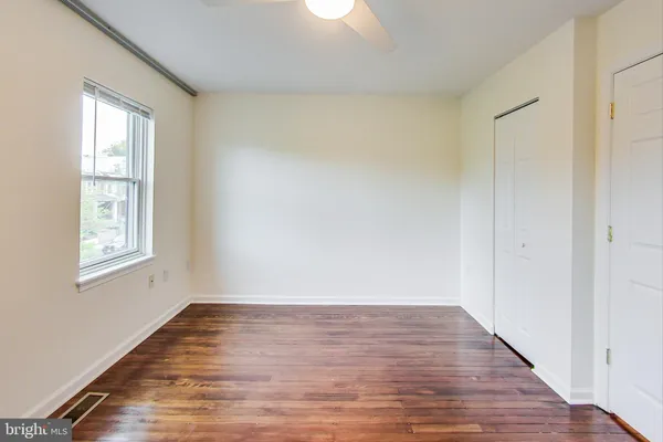 $2,345 | 1749 L Street Northeast, Washington, DC 20002