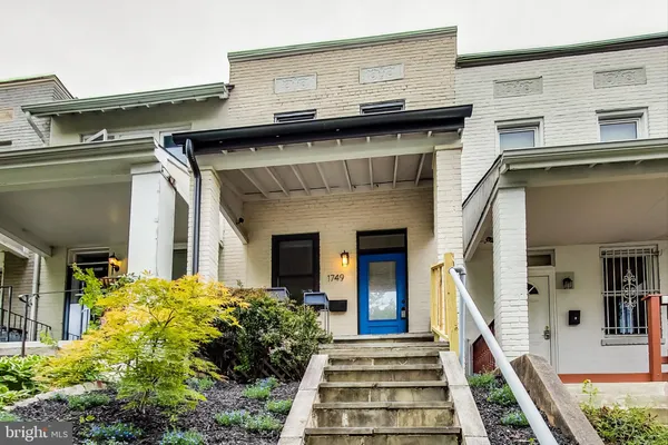 $2,345 | 1749 L Street Northeast, Washington, DC 20002