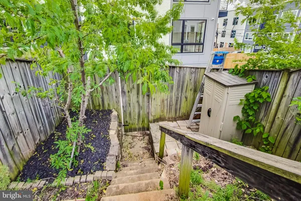 $2,345 | 1749 L Street Northeast, Washington, DC 20002