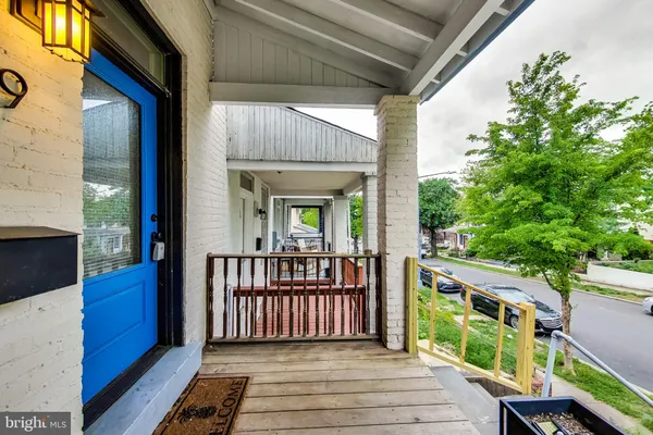 $2,345 | 1749 L Street Northeast, Washington, DC 20002