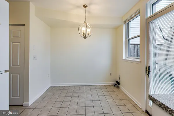 $2,345 | 1749 L Street Northeast, Washington, DC 20002