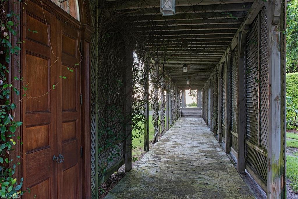 2500 Gordon Drive Naples, FL 34102 - Photo 23 of 25