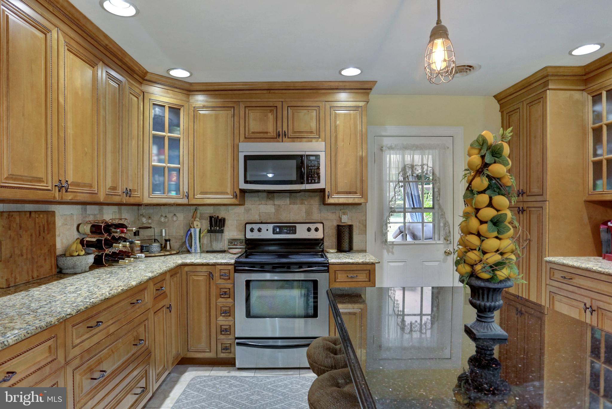 5356 Windsor Road Harrisburg, PA 17112 - Photo 3 of 37 Gallery Image 3