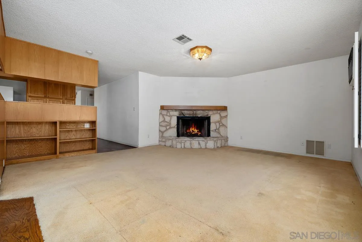 8646 Cetus Road San Diego, CA 92126 - Photo 9 of 41 Gallery Image 9