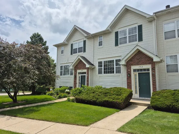 $345,000 | 742 River Mill Parkway, Wheeling, IL 60090