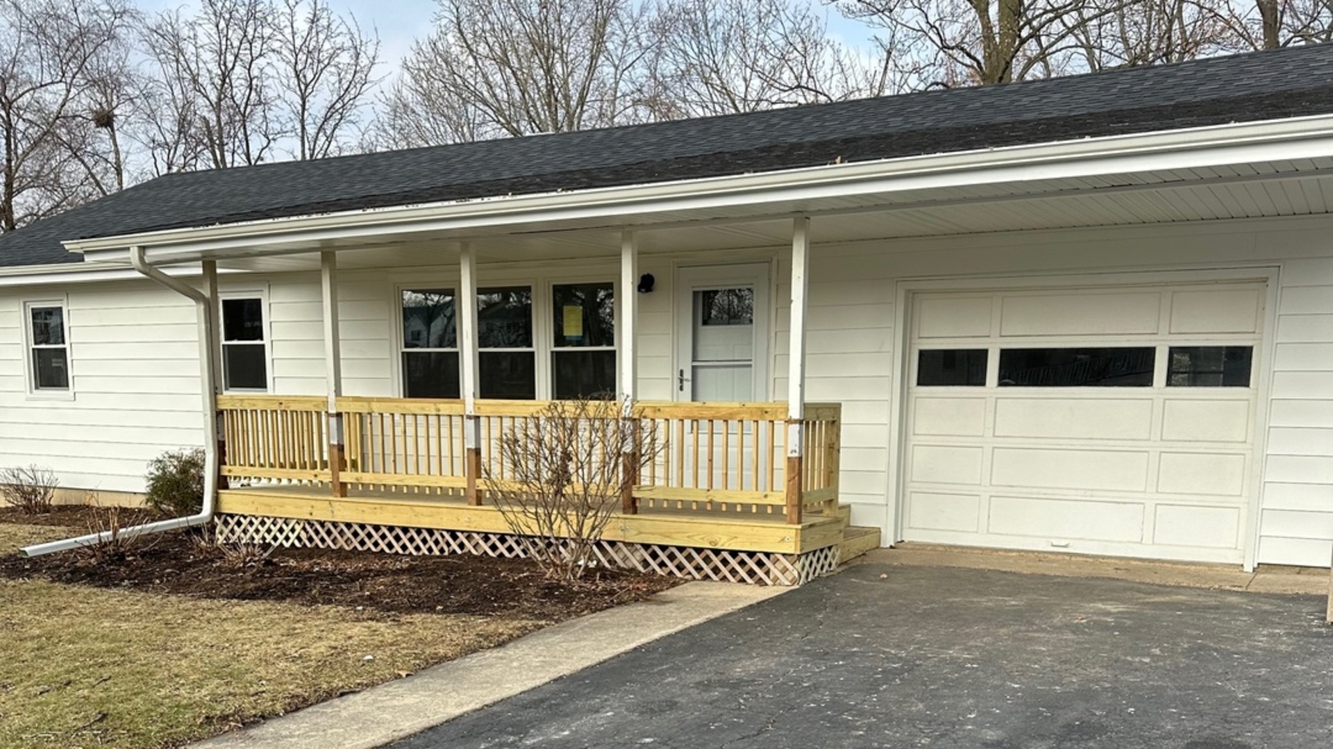 249 West Nebraska Street Frankfort, IL 60423 - Photo 2 of 18 a view of a house with a door and a window
