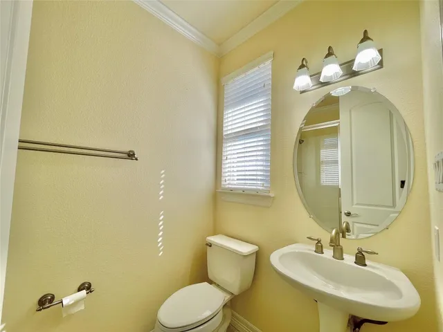 $2,375 | 20603 Highland Lake Loop, Lago Vista, TX 78645