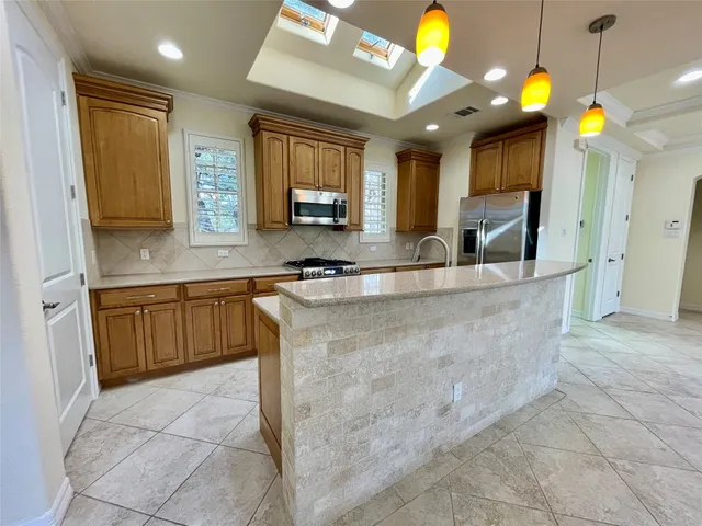 $2,375 | 20603 Highland Lake Loop, Lago Vista, TX 78645