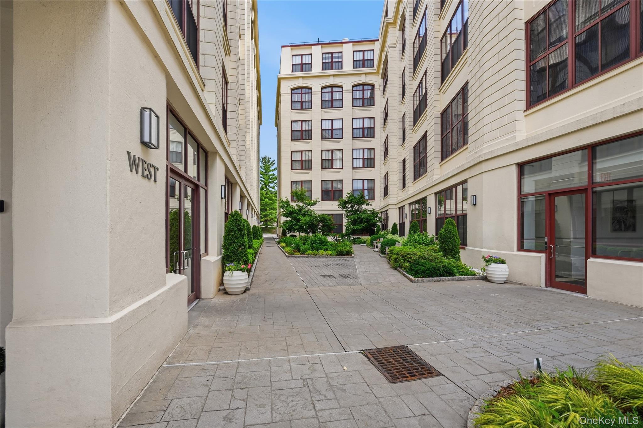 1 Scarsdale Road, Unit 204 Tuckahoe, NY 10707 - Photo 28 of 45 Courtyard