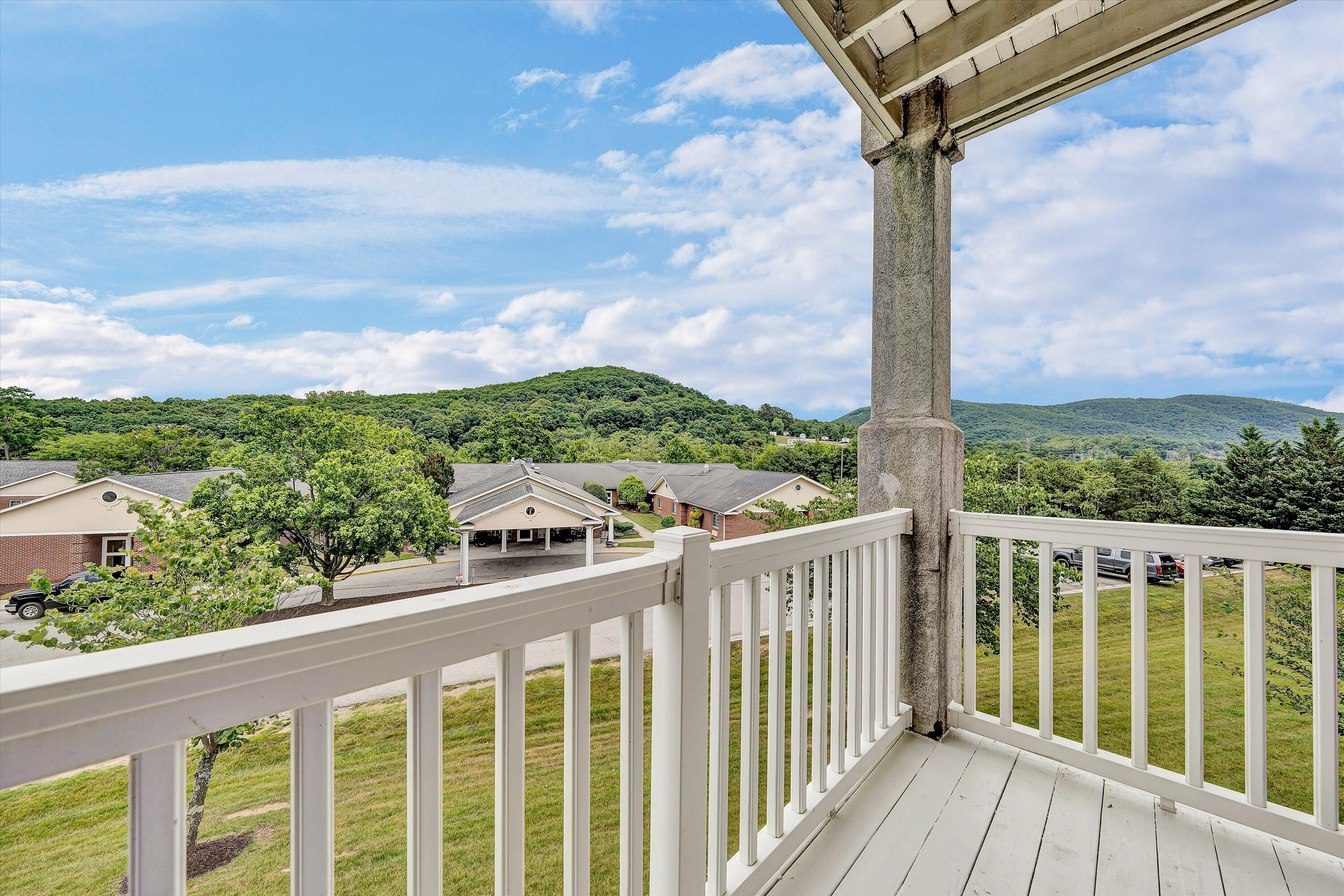 4444 Pheasant Ridge Road, Unit 206 Roanoke, VA 24014 - Photo 18 of 27 18-DSC00598