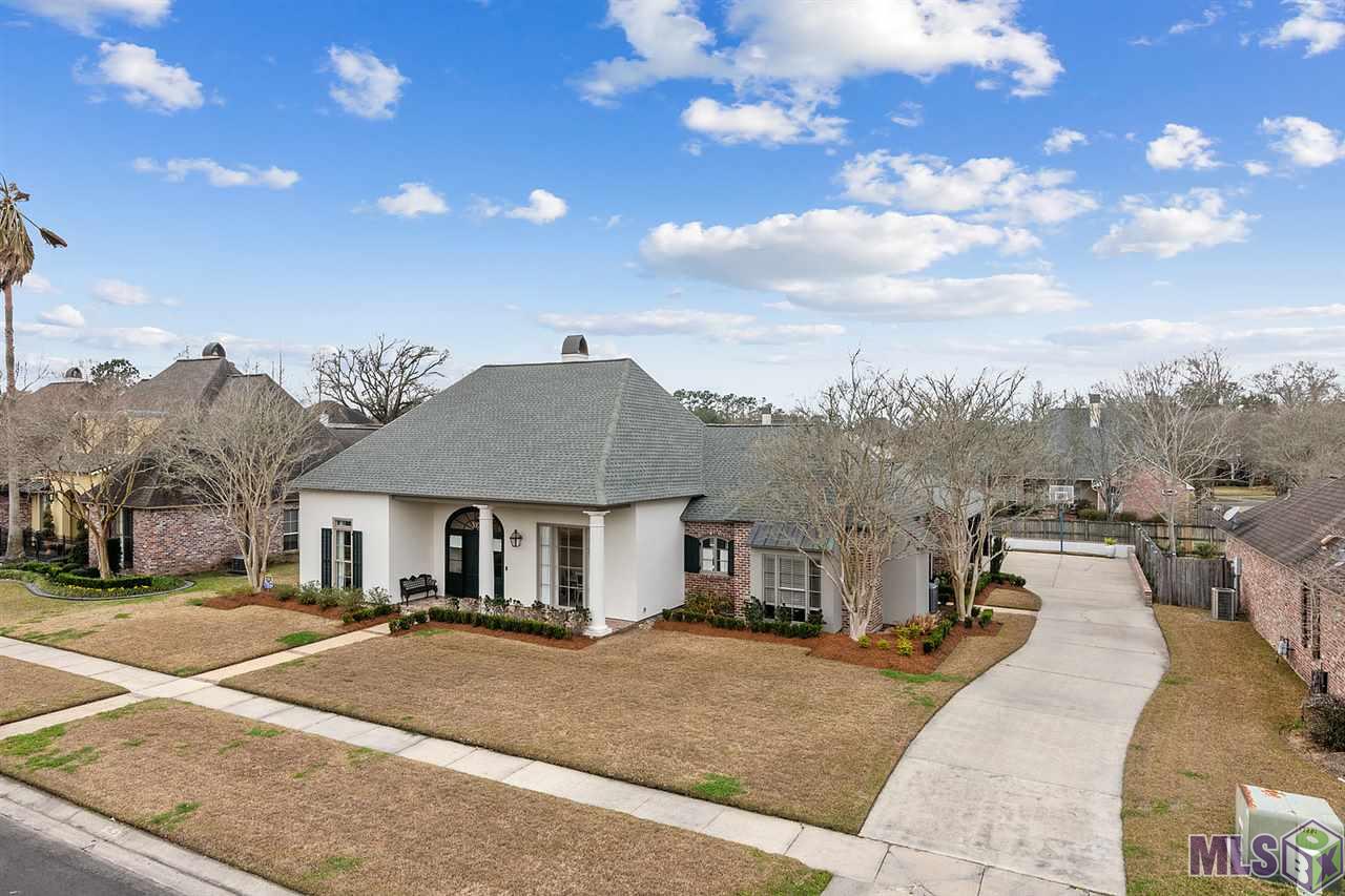 17540 Pecan Shadows Drive Baton Rouge, LA 70810 - Photo 1 of 28 Gallery Image 1