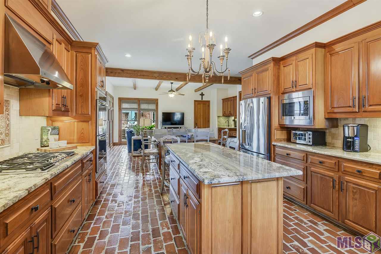 17540 Pecan Shadows Drive Baton Rouge, LA 70810 - Photo 12 of 28 Gallery Image 12