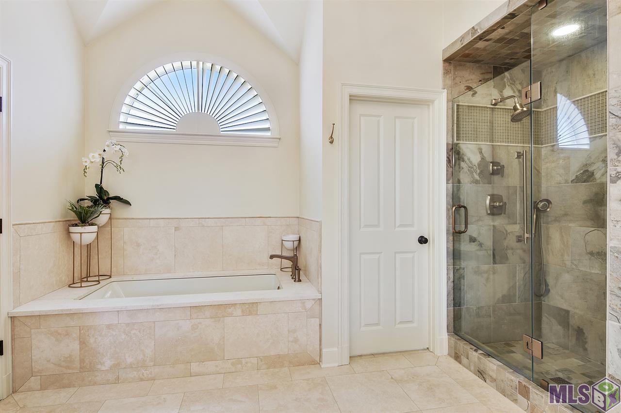 17540 Pecan Shadows Drive Baton Rouge, LA 70810 - Photo 15 of 28 Gallery Image 15