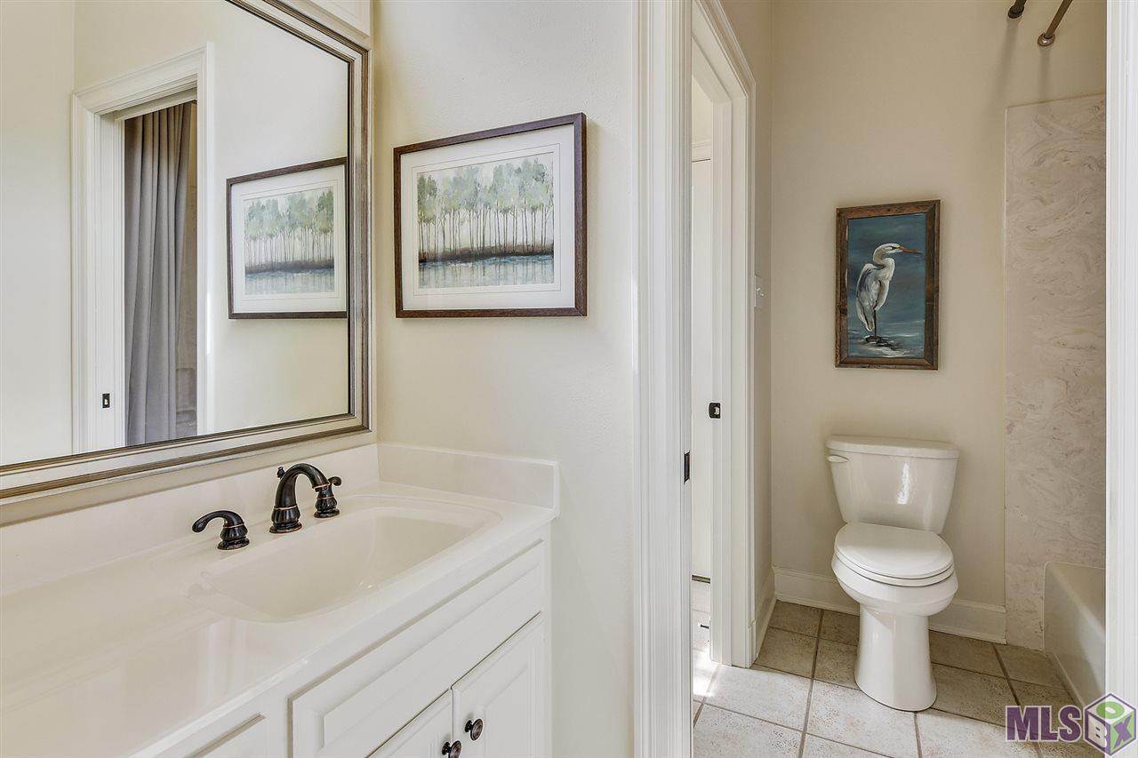 17540 Pecan Shadows Drive Baton Rouge, LA 70810 - Photo 19 of 28 Gallery Image 19