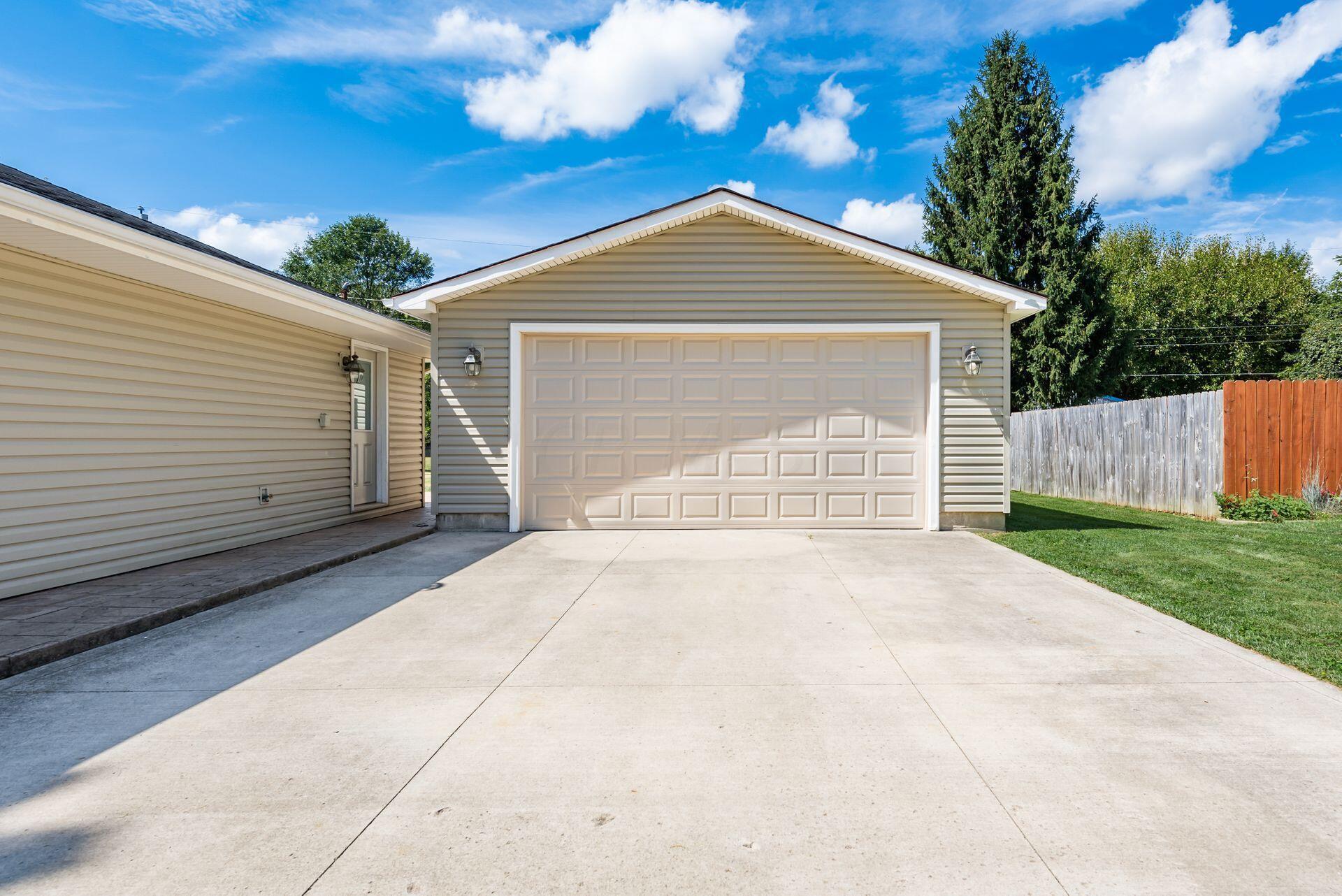9782 Lynns Road Etna, OH 43062 - Photo 4 of 32 Detached garage