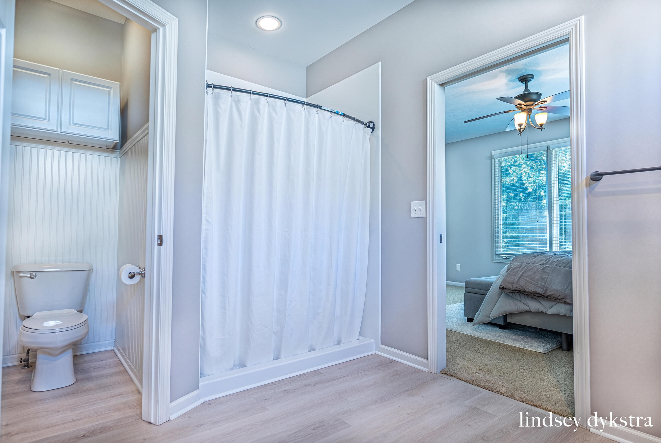 2320 Red Oak Court Northwest Grand Rapids, MI 49504 - Photo 18 of 28 Shower 2