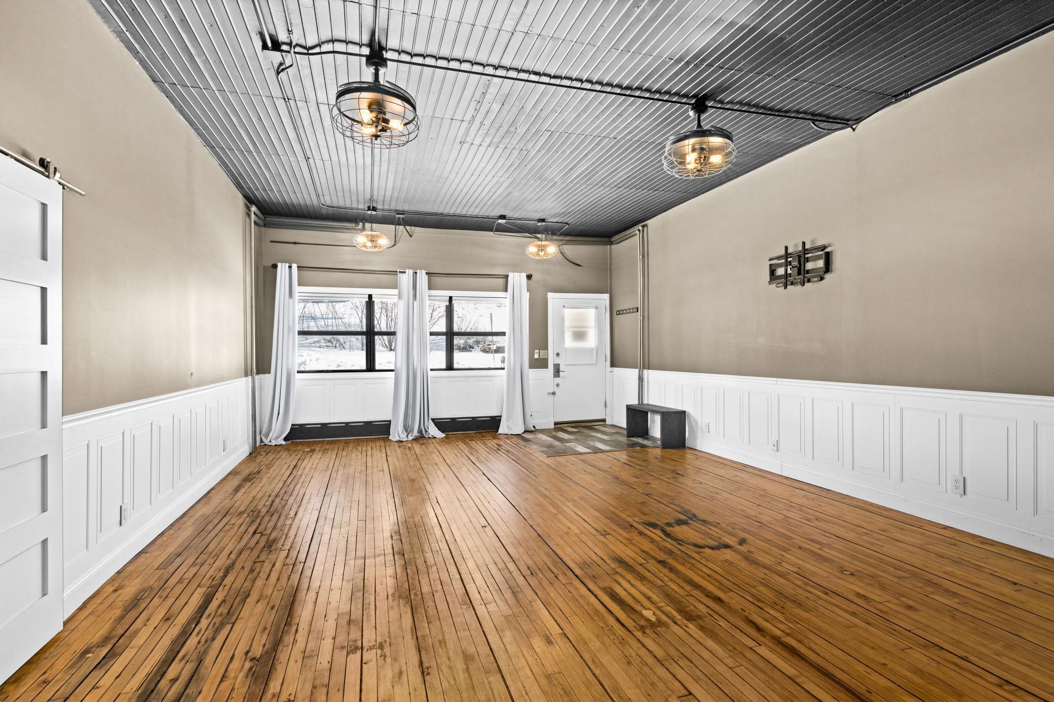 722 East 3rd Street Duluth, MN 55805 - Photo 2 of 38