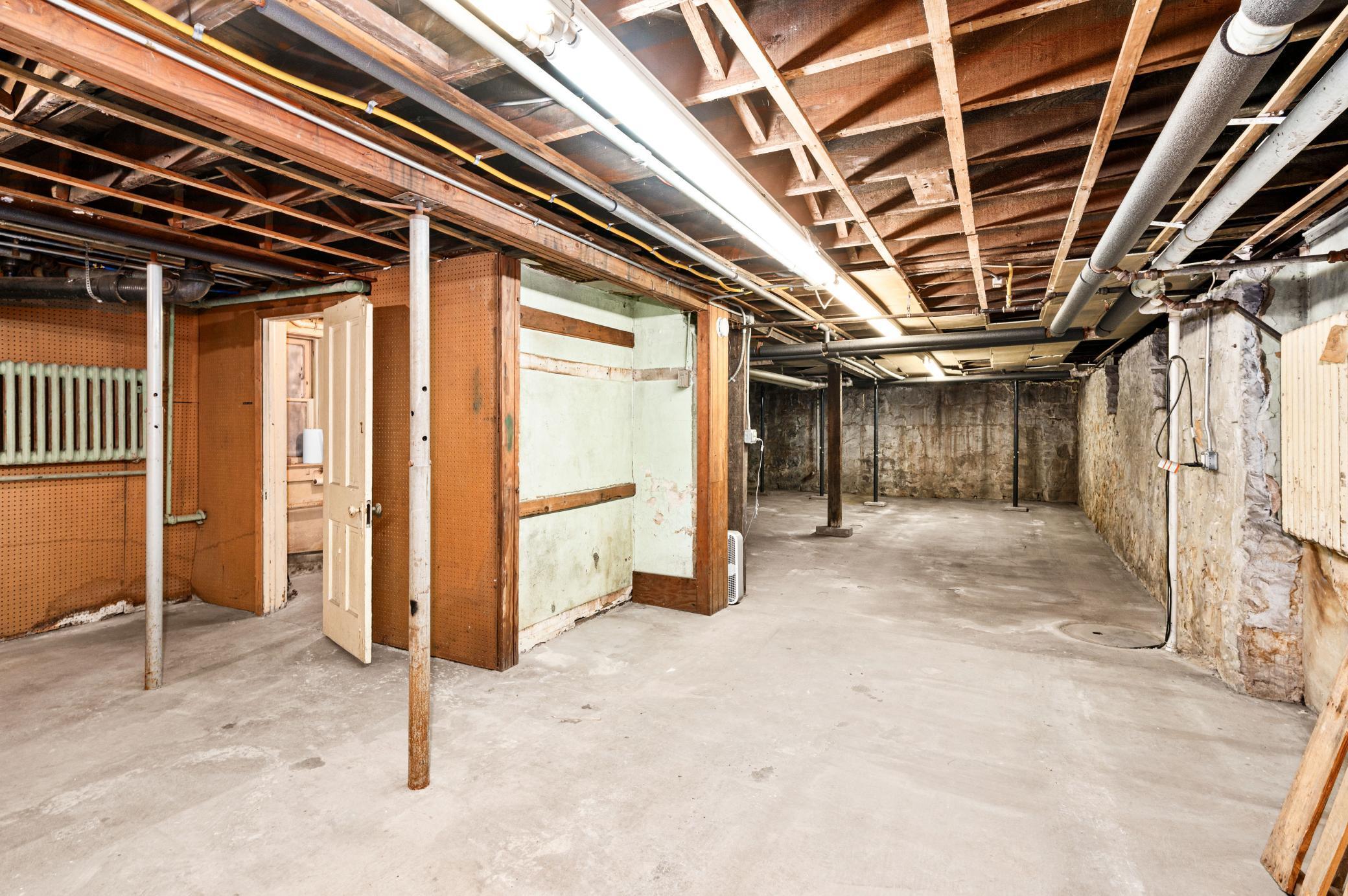 722 East 3rd Street Duluth, MN 55805 - Photo 30 of 38