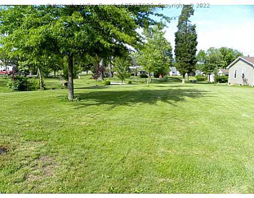 26 Elm Street Winfield, WV 25213 - Photo 14 of 15 Yard/Garden.