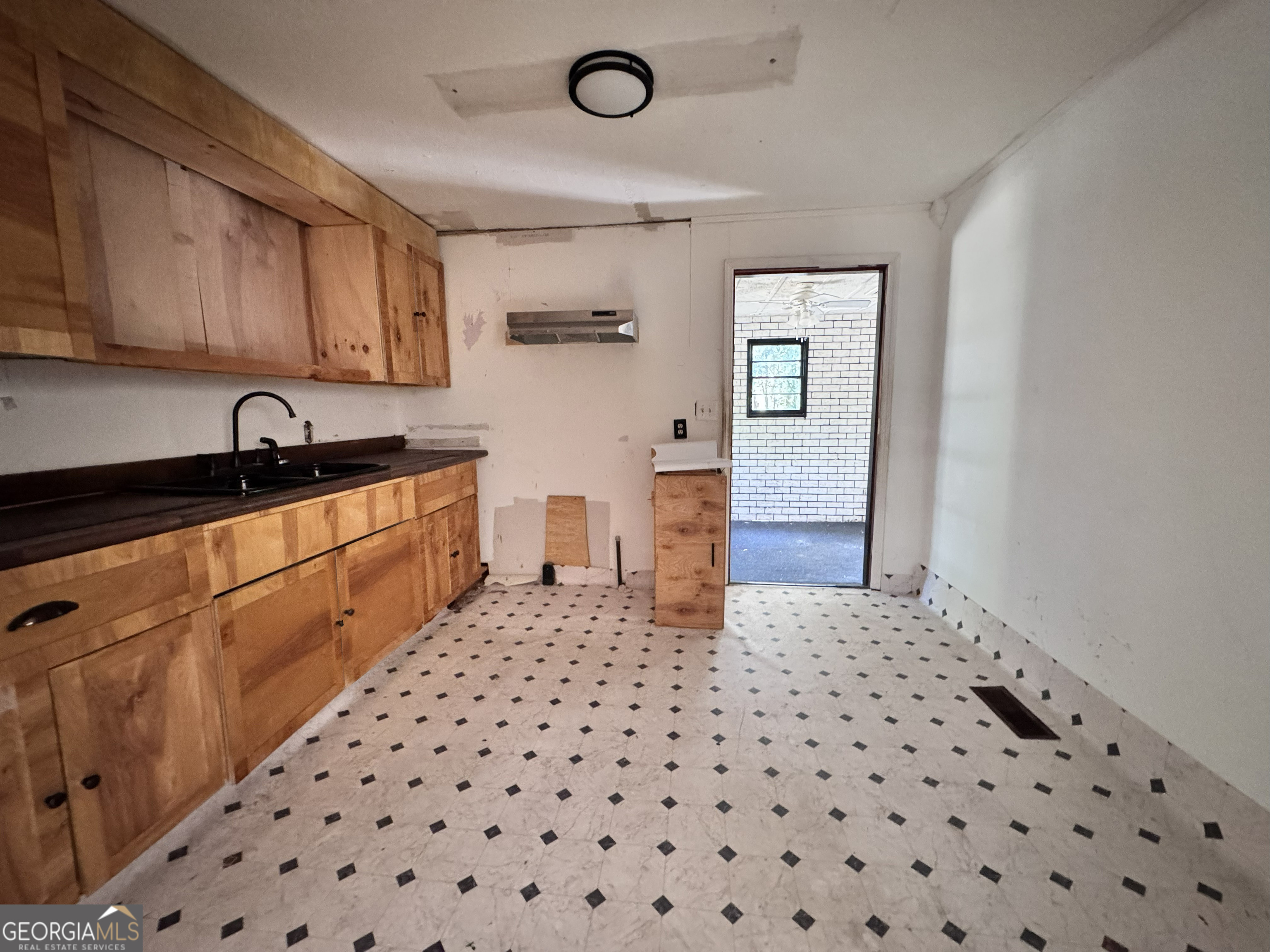 25 Hilltop Circle Camilla, GA 31730 - Photo 4 of 26