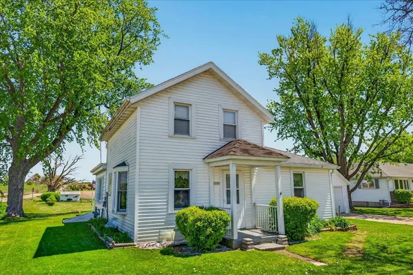 $295,000 | 1372 Dianne Avenue, Belleville, WI 53508