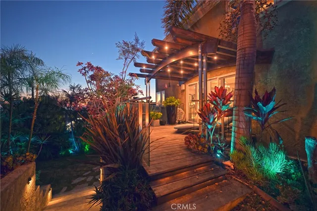 a view of a pathway with a tree
