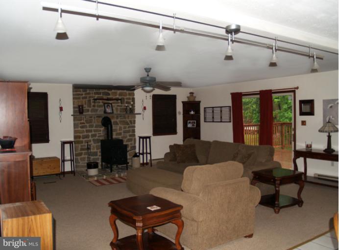 12211 Pen Mar Road Waynesboro, PA 17268 - Photo 11 of 30 Living Room