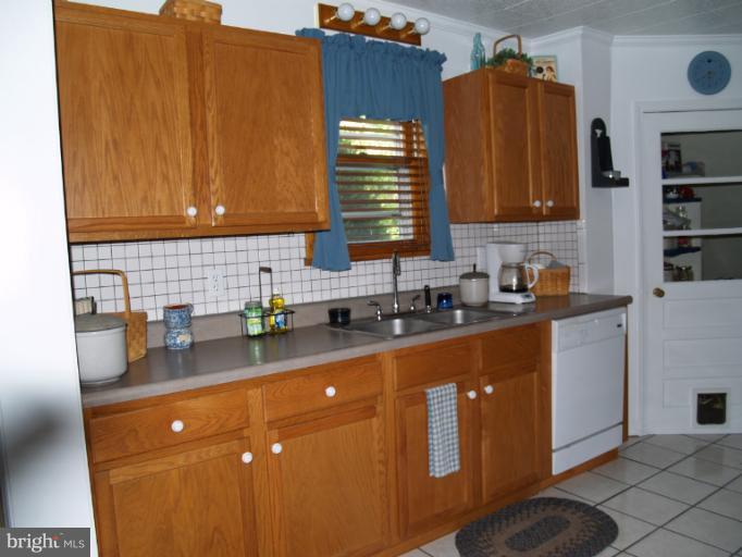 12211 Pen Mar Road Waynesboro, PA 17268 - Photo 3 of 30 Kitchen